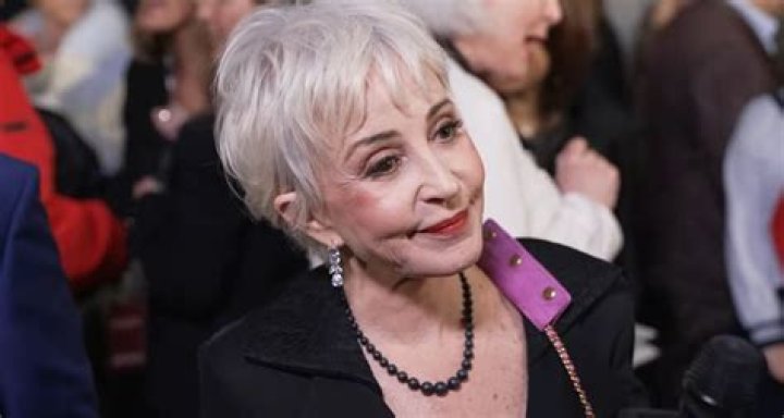 Annie Potts' Net Worth Revealed