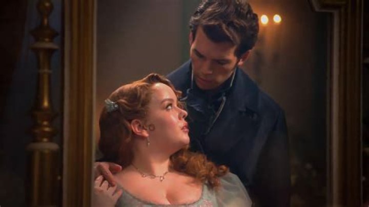 Watch The Unforgettable Bridgerton Mirror Scene In Its Entirety