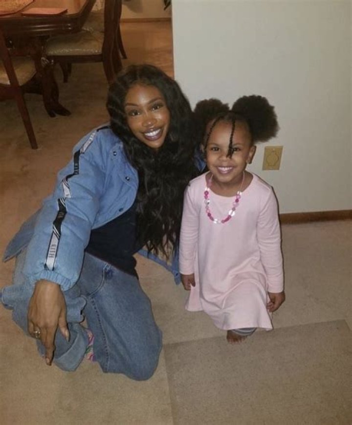 Does SZA Have A Daughter?