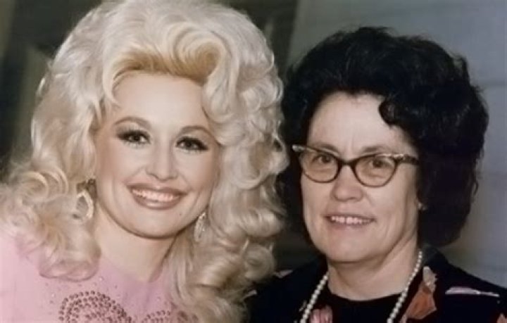 Dolly Parton's Mom And Her Enduring Influence