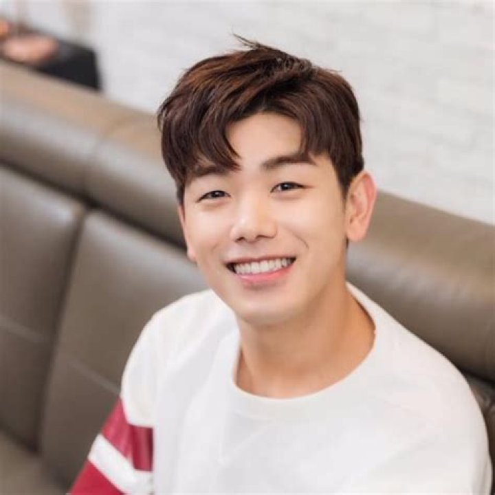 Uncover Eric Nam's Age: The K-Pop Sensation's Journey