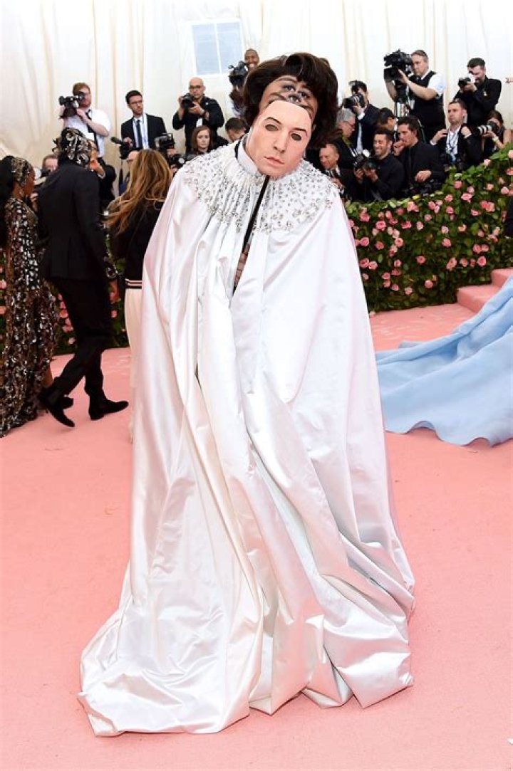 Discover The Unconventional Gender Identity Of Ezra Miller