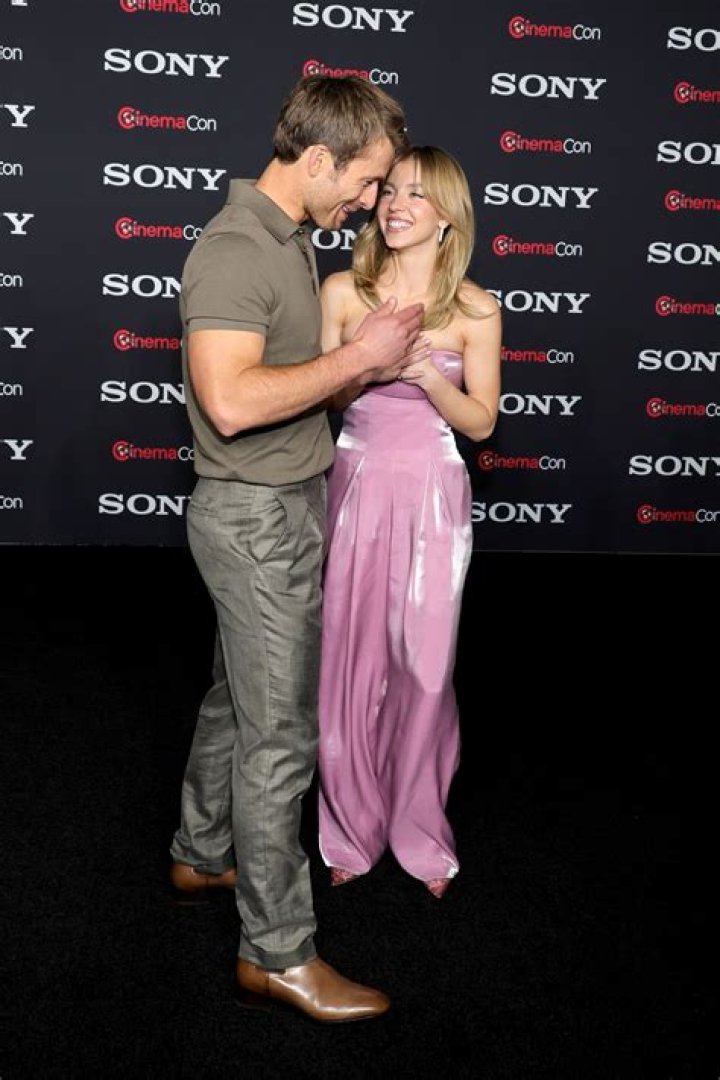 Unveiling Glen Powell's Relationships: Discoveries And Insights