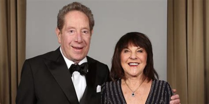 Suzyn Waldman's Marital Status: Is She Married? Unveiled