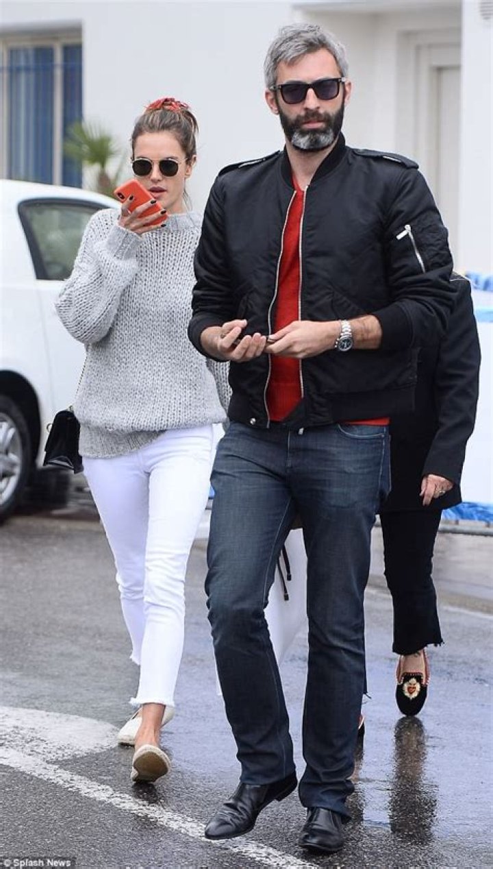 Izabel Goulart Children: A Look Into The Family Life Of The Brazilian Model