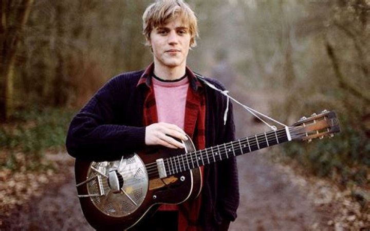 Johnny Flynn And Beatrice Minns