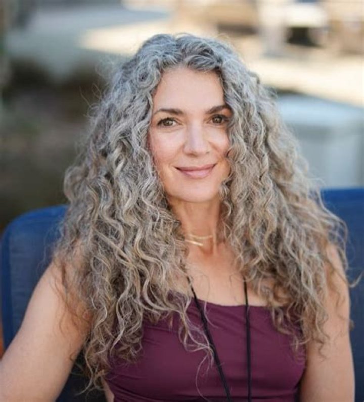 Dr. Lisa Sapolsky: Renowned Primatologist And Author