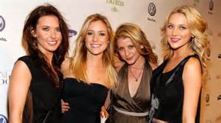 Unveiling Lo Bosworth's Net Worth And The Secrets Behind Her Success