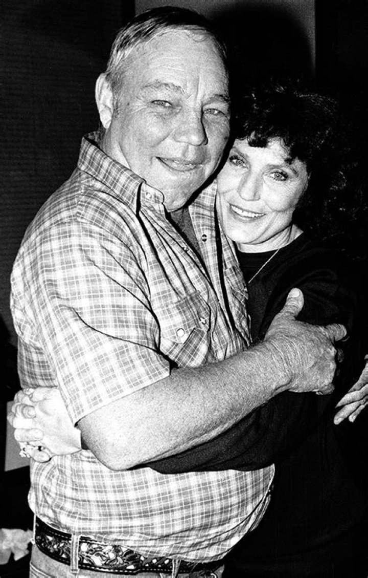 Loretta Lynn's Husband: Uncovering The Man Behind The Legend