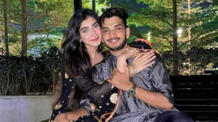 Munawar Faruqui And Ayesha Khan's Relationship Decoded