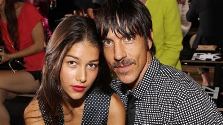 The Red Hot Chili Peppers' Young Girlfriend: A Deep Dive Into Anthony Kiedis' Romantic History