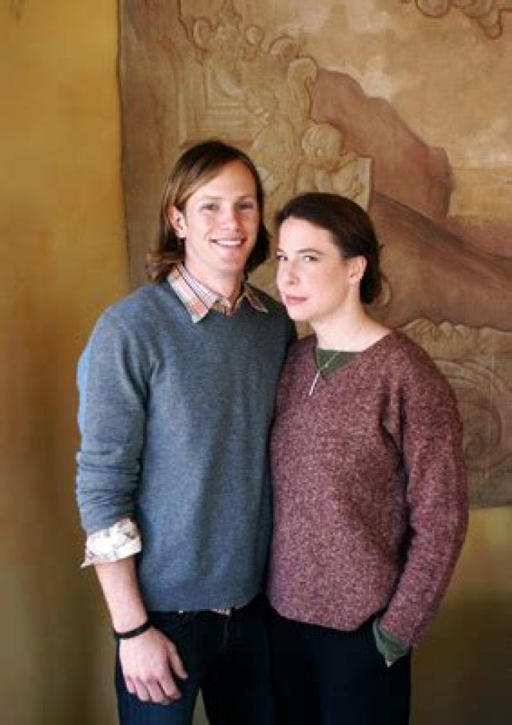 Find The Perfect Match For Robin Weigert: Exploring Her Relationship Status