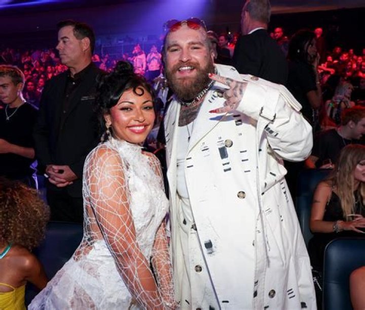 Is Teddy Swims Taken? Meet The Singer's Girlfriend