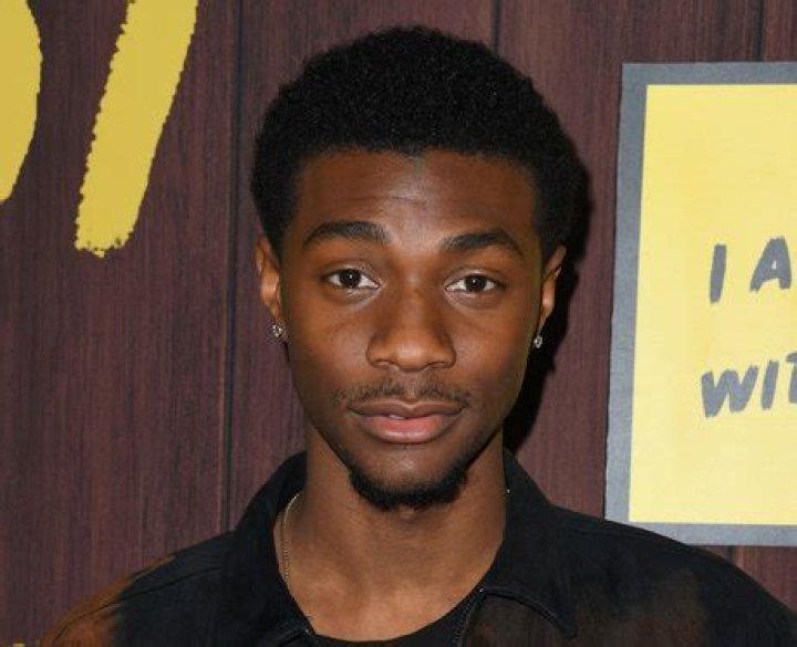 Uncover The Actor Behind Pope Heyward In "Outer Banks"