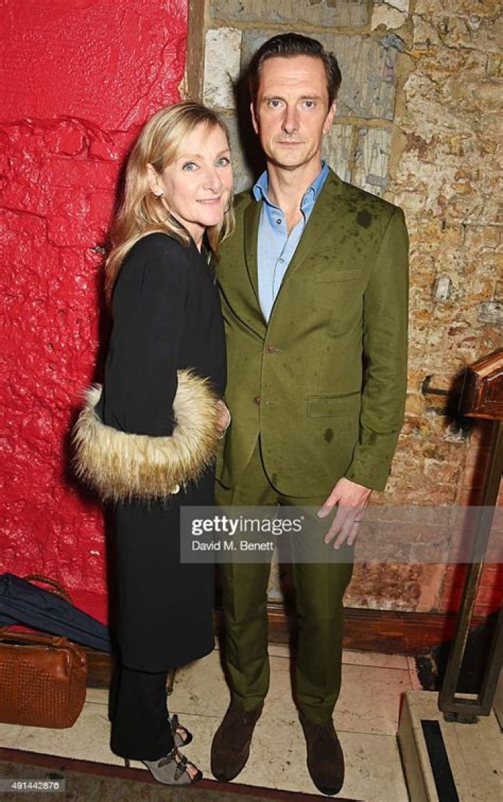 Discover The Extraordinary Talent Of Zachary Gleaves: A Visionary Artist